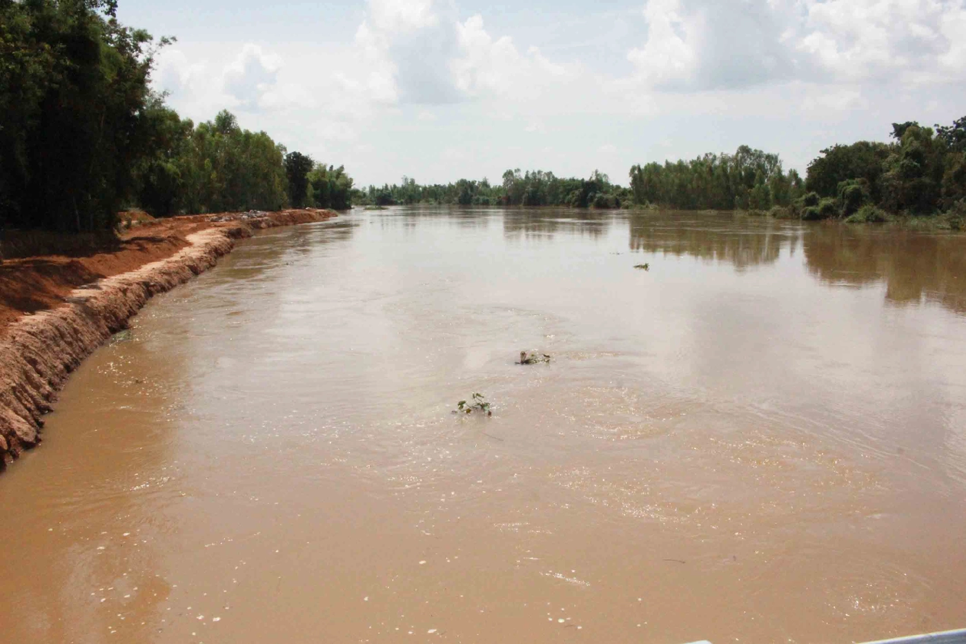รมช.เกษตรติดตามสถานการณ์น้ำชีรับฟังปัญหาด้านการเกษตร