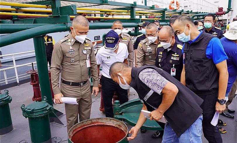 จับเรือลักลอบนำเข้าน้ำมันดีเซล 1.2 ล้านลิตร
