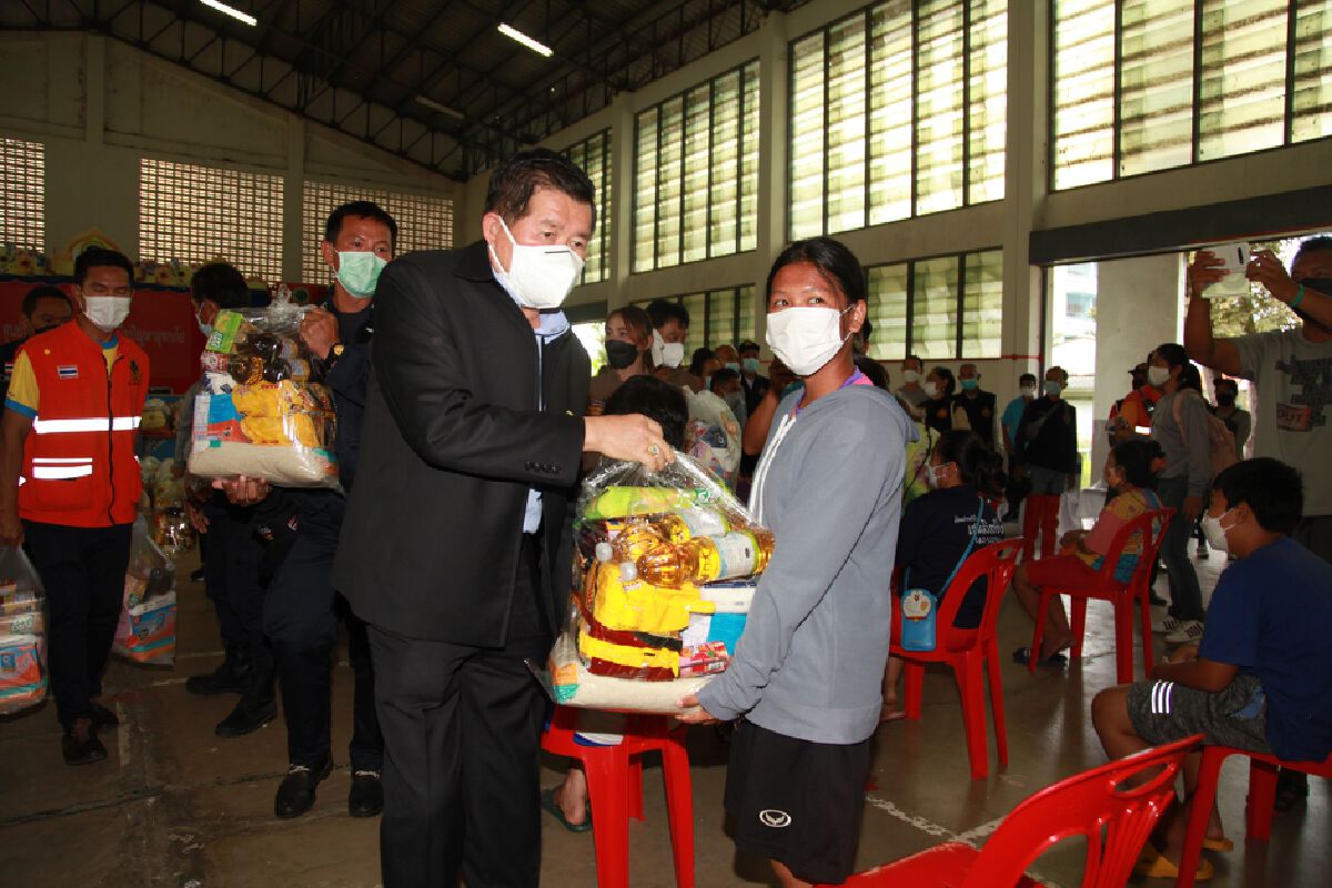 มท.2ลงพื้นที่ช่วยชาวโนนสูงหลังรับผลกระทบน้ำท่วม