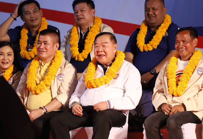 ศึกประลองพลัง"บิ๊กตู่"-"ร.อ.ธรรมนัส"เดิมพันเก้าอี้นายกรัฐมนตรี