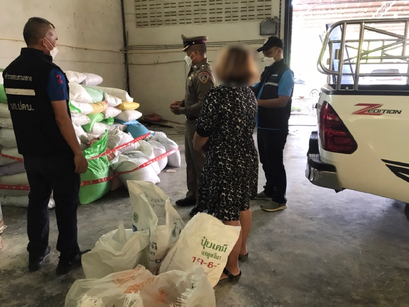 บก.ปคบ.สนธิกำลัง จับกุม ปุ๋ยเถื่อน ของกลางอื้อ เตือน เกษตรกร อย่าซื้อใช้