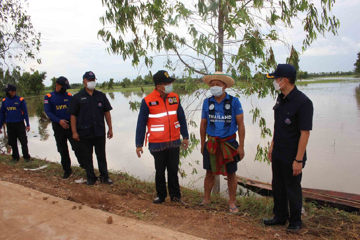ทหารระดมยุทโธปกรณ์เตรียมพร้อมรับมือมวลน้ำแม่น้ำชี
