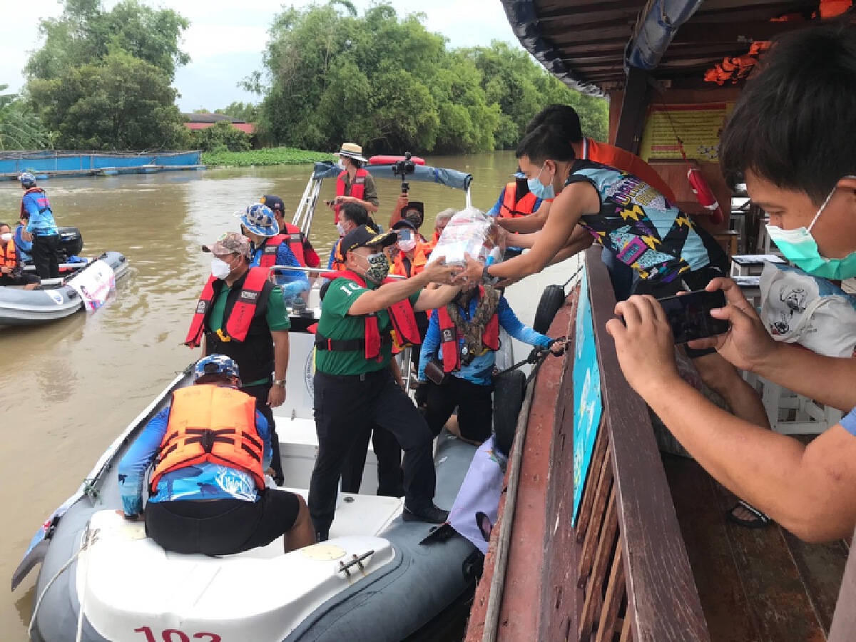 มท.1 ควง "วราวุธ" รัฐมนตรี ทส. ลงพื้นที่จ.สุพรรณบุรี