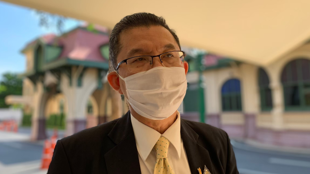 นายธีรภัทร ประยูรสิทธิ ปลัดสำนักนายกรัฐมนตรี 