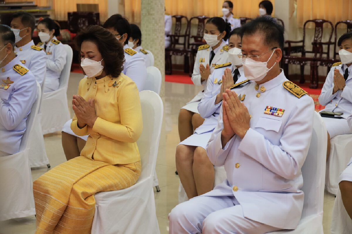 ผู้ว่าฯโคราชนำข้าราชการน้อมรำลึกพระมหากรุณาธิคุณในหลวง ร.๙