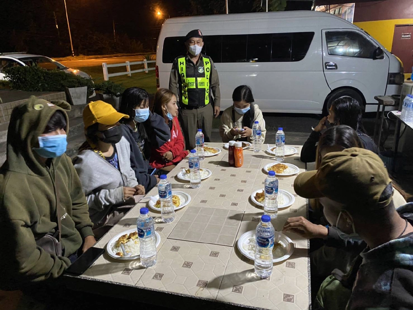 จับกุมชาวลาว 16 คนลักลอบเข้าประเทศเผยจ่ายคนละ2,000