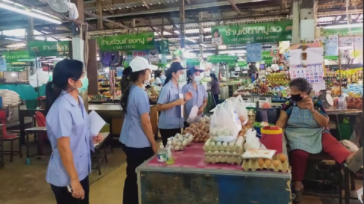 สาธารณสุขเดินเคาะประตูชวนฉีดวัคซีนเปิดเมือง