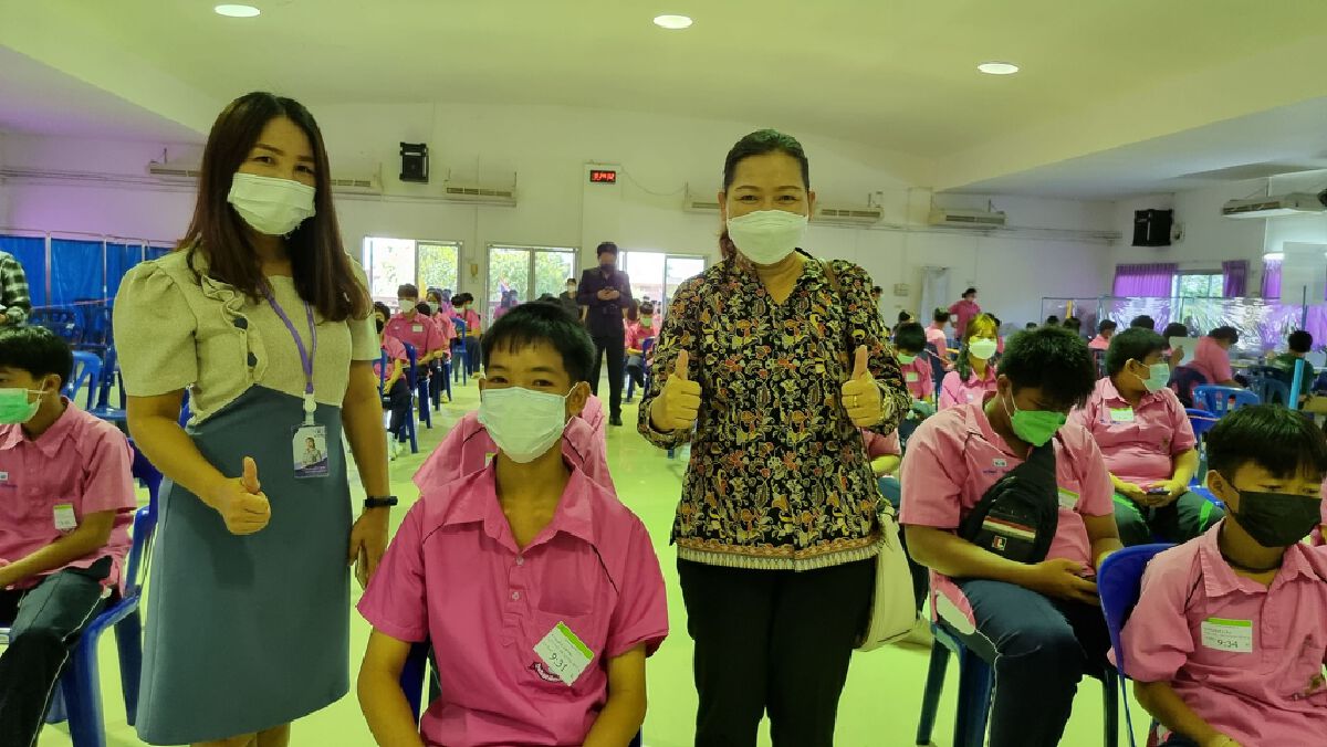 ศธจ.พิษณุโลกเร่งทำความเข้าใจผปค.-ฉีดวัคซีนให้ นร.