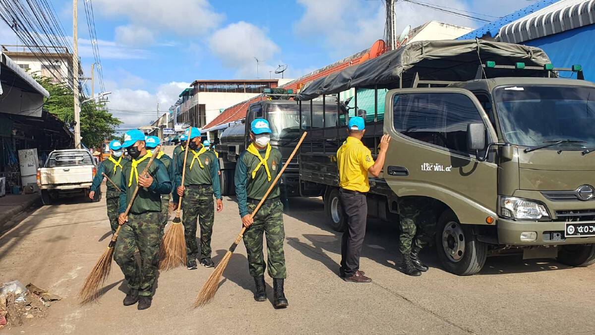 อบจ.นครสวรรค์ นำกำลังกองช่าง ฝ่ายบรรเทาฯ พร้อมรถน้ำ ลุย Big Cleaning Day