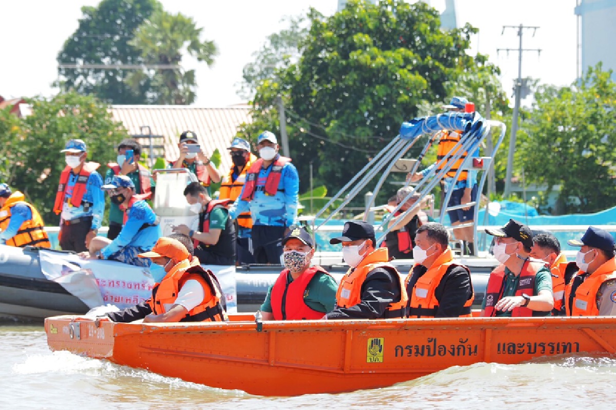 มท.1 ควง "วราวุธ" รัฐมนตรี ทส. ลงพื้นที่จ.สุพรรณบุรี