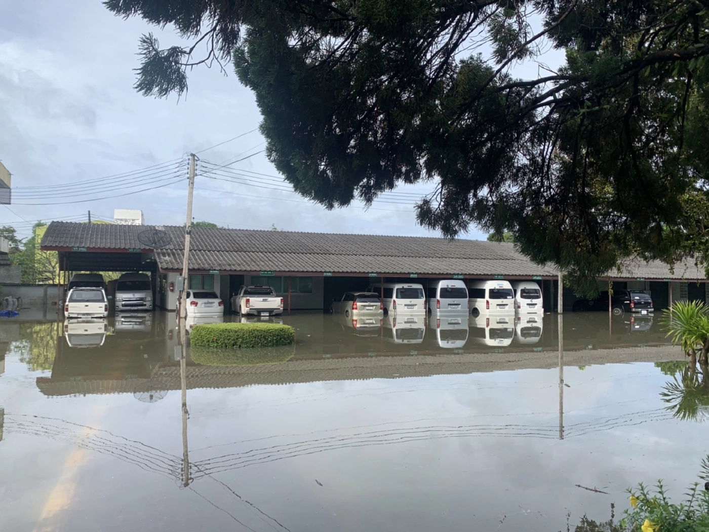 สธ. สั่งการเร่งแก้สถานพยาบาลถูกน้ำท่วม ย้ำต้องไม่กระทบบริการประชาชน