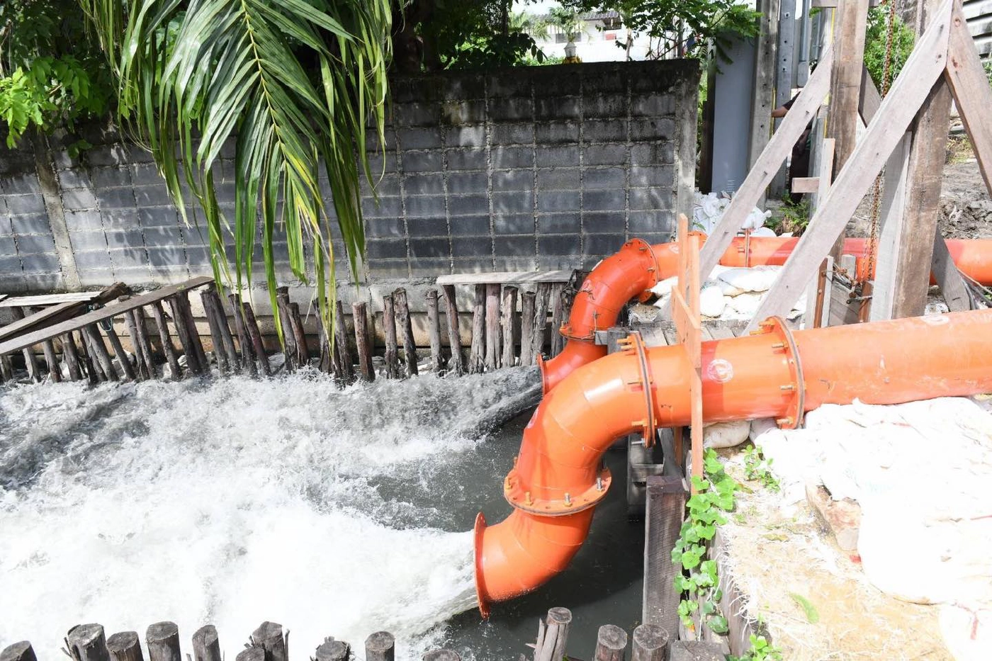 กทม. เร่งแก้ปัญหาพื้นที่ จตุจักร ลาดพร้าว เสี่ยงน้ำท่วมขัง หลังฝนตกหนัก