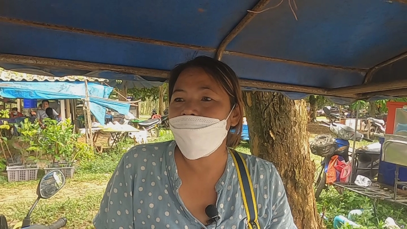 ขับรถสามล้อพ่วงขายปลาสวยงาม สร้างรายได้ต่อวันไม่ต่ำกว่าพันบาท