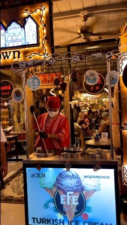 นักท่องเที่ยวแห่เข้าภูเก็ต มั่นใจมาตรการป้องกันและฉีดวัคซีนครบ 2 เข็ม