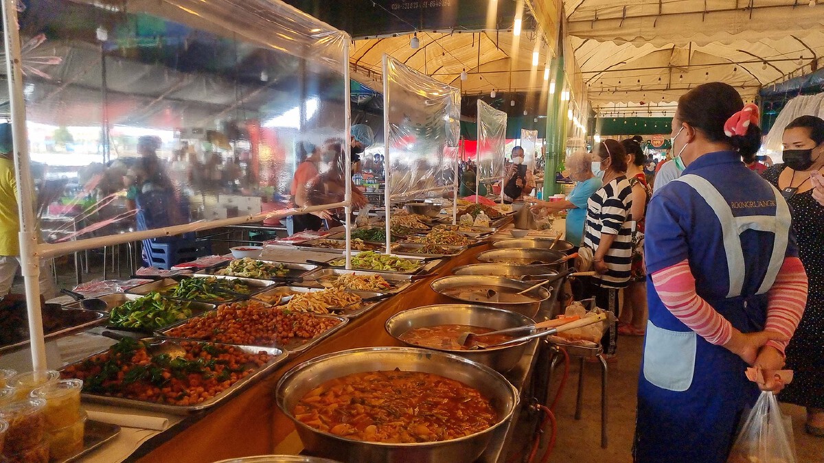 สสจ.คุมเข้มร้านอาหาร ต้องแสดงประวัติการฉีดวัคซีนป้องกันโควิด-19