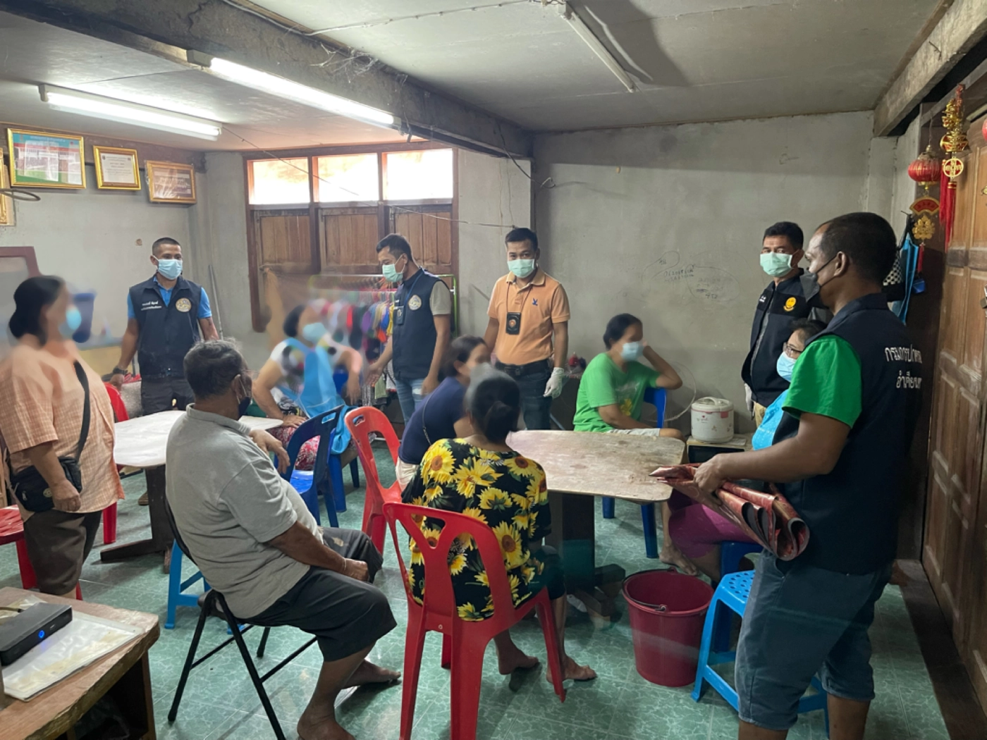 พ่อเมืองสุราษฎร์ สั่งทลายวงพนันเย้ยโควิด