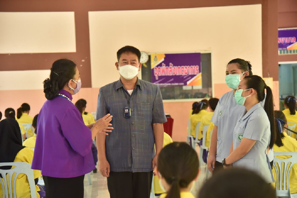 อ.แม่สอดฉีดวัคซีนไฟเซอร์ให้นักเรียนรับเปิดเทอม