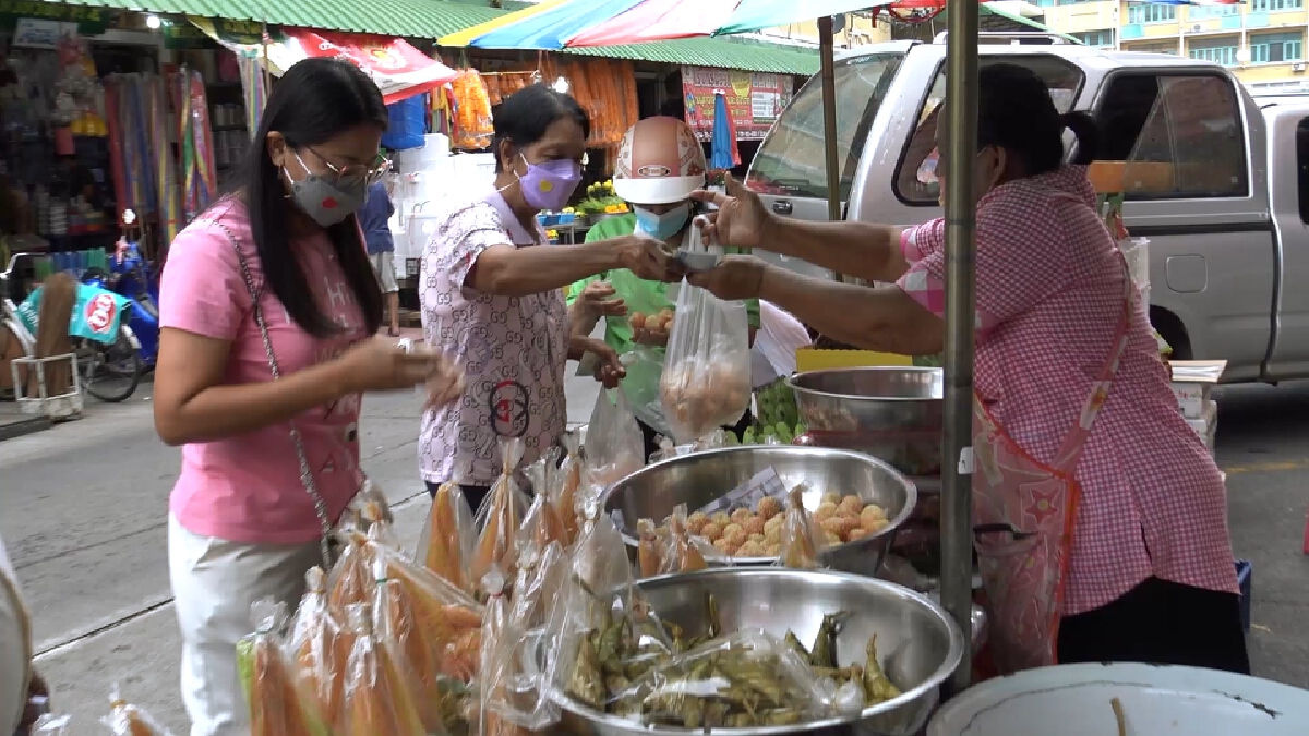 ทำบุญใหญ่สารทเดือนสิบสงขลา ชาวบ้านจับจ่ายคึกคัก