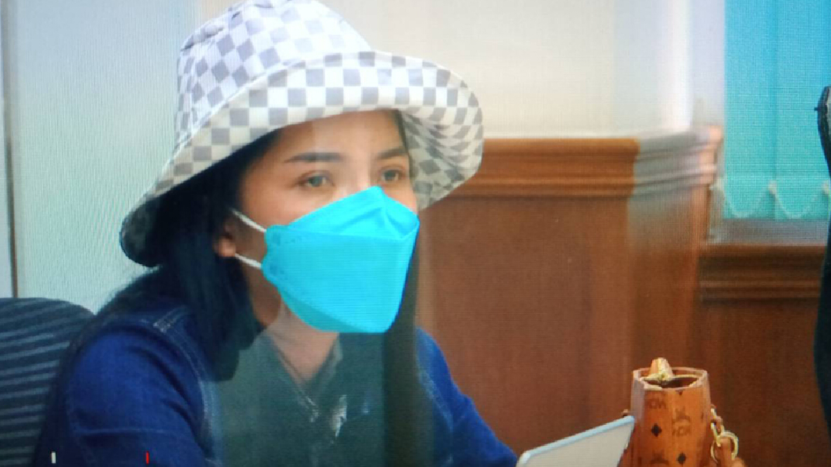  น.ส.กมลวรรณ ปิ่นทองพันธ์ หรือ ซ้อปลา