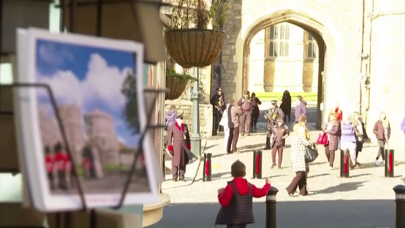 สมเด็จพระราชินีอังกฤษออกจากโรงพยาบาลแล้ว