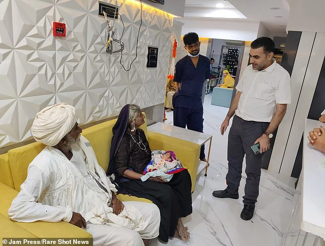 หญิงชาวอินเดียมี "ลูกคนแรก" เมื่ออายุ 70