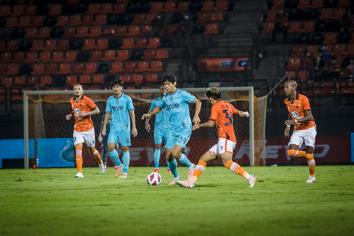 “แข้งเทพ” บุกเฉือน “ราชันมังกร” 2-1 ทำสถิติคว้าชัย 5 นัดติด