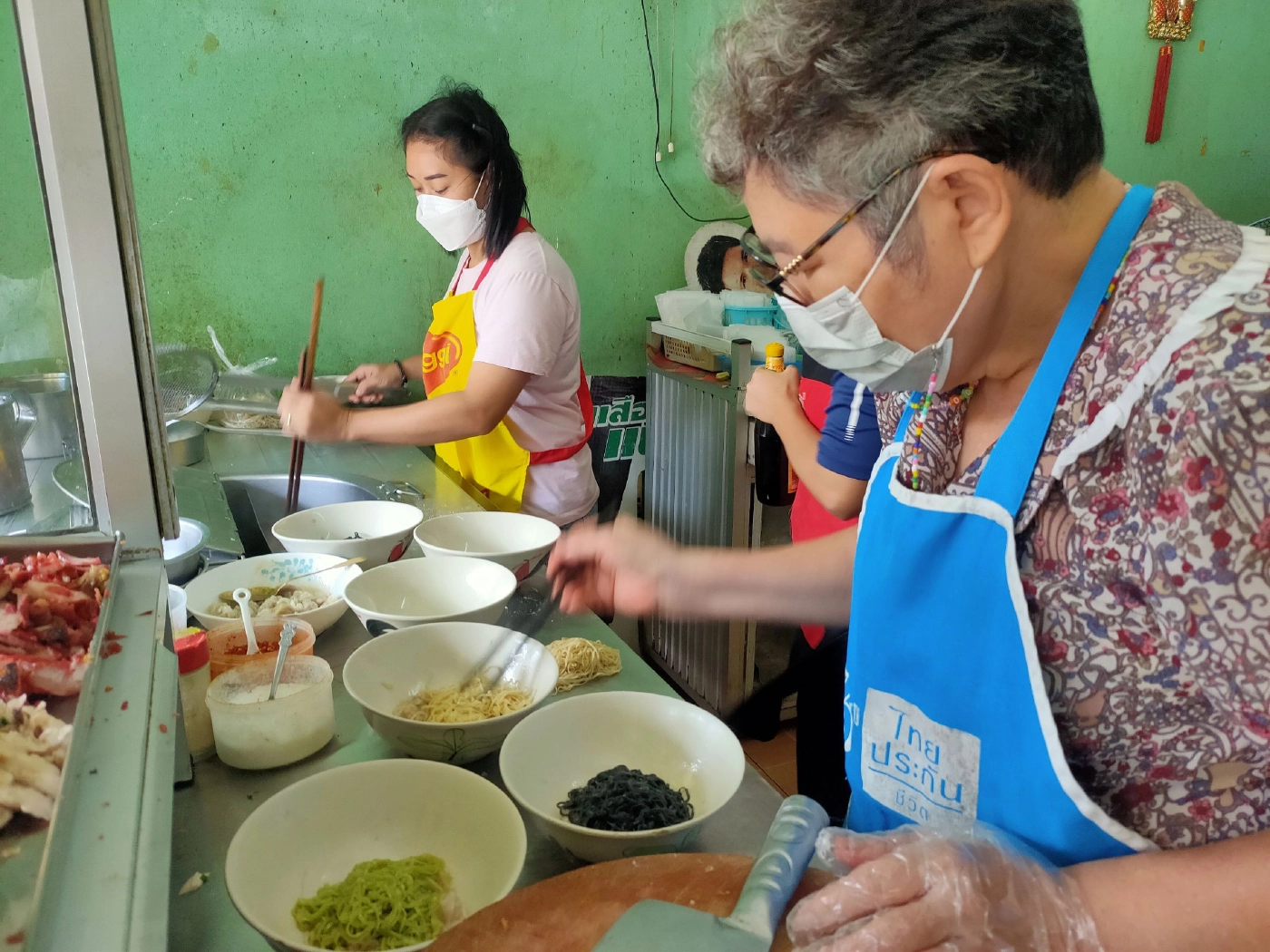 บะหมี่ในตำนานอายุกว่า 70 ปี “ใบเกี๊ยว”บางสุดในประเทศ