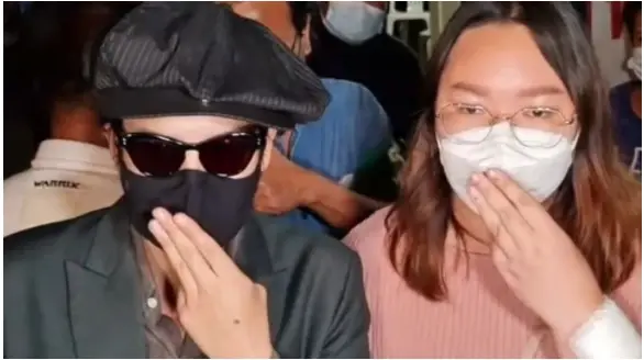 ไม่รอด! "รุ้ง" ถูกศาลสั่งถอนประกันคดีปักหมุดสนามหลวง