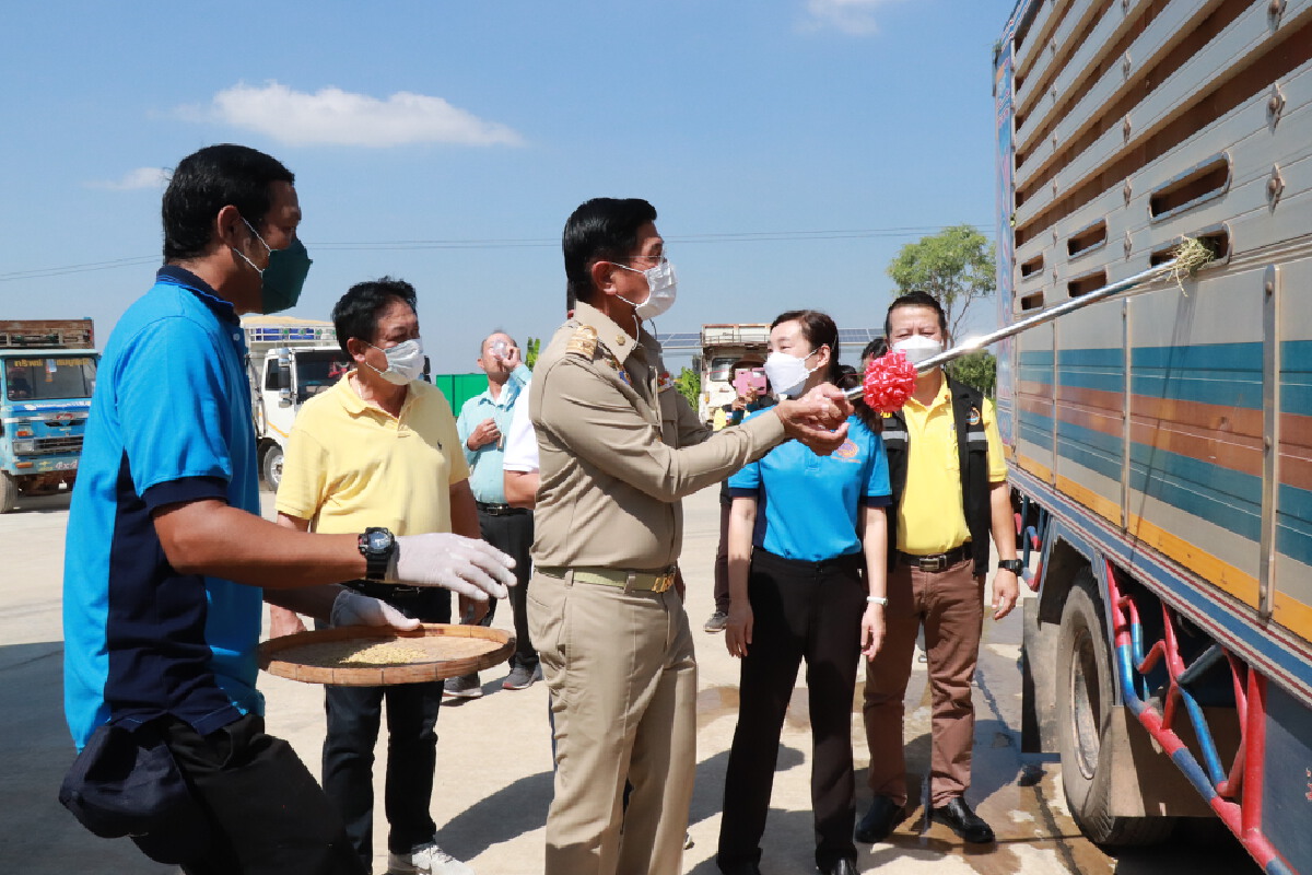 เมืองสองแควเปิดตลาดนัดข้าวเปลือกราคาสูงกว่าท้องตลาด