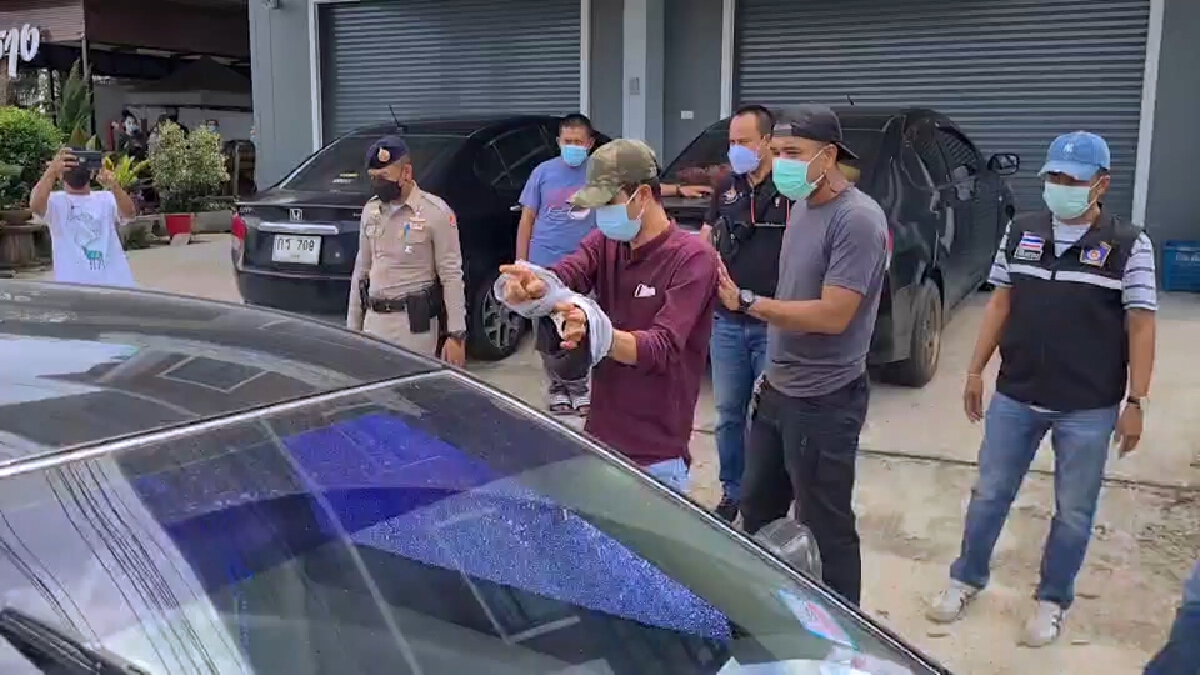 คุมตัวเพื่อนยิงเพื่อนทะลุรถเก๋งตายไปทำแผนฯ