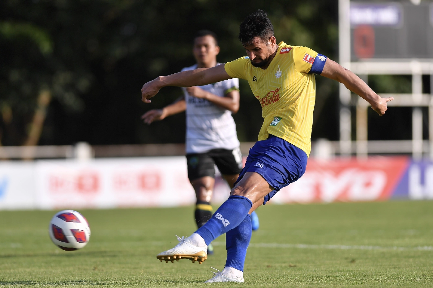 ราชประชาบุกอัด สอ.รฝ. 3-0 ลิ่ว32ทีมศึกลีกคัพ