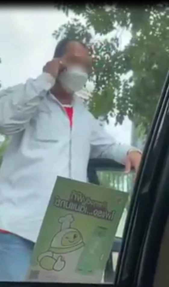 แชร์สนั่น! แท็กซี่ไล่ "ผู้โดยสาร" ลงกลางทาง ฉุนไม่ยอมให้ขึ้นทางด่วน