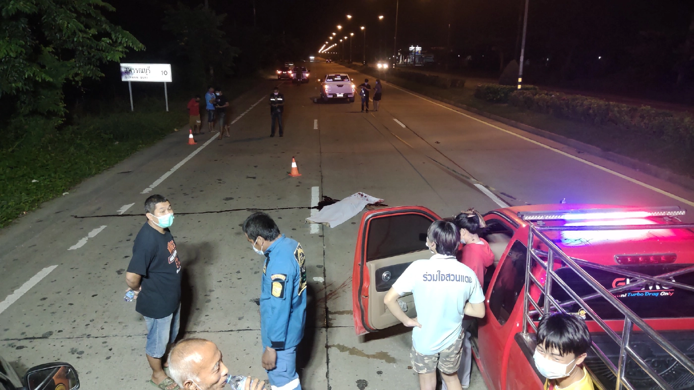 โจ๋สุพรรณฯ ขับเก๋งไล่ดวลปืนกับจักรยานยนต์สนั่นเมือง