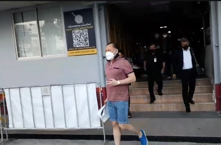 นายสันธนะ ประยูรรัตน์ 