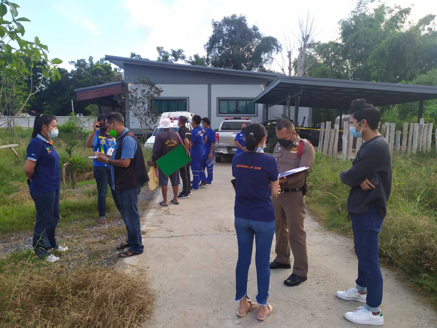 ล่าเพื่อนบ้านบุกฆ่าสาวใหญ่ เจ้าของธุรกิจโครงข่ายเน็ต ทำร้ายลูกน้องสาหัส