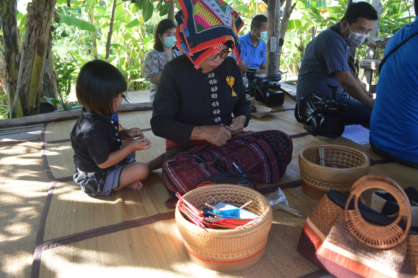 เปิดหมู่บ้านทำมาค้าขายแห่งใหม่ที่ชาวไทดำนาป่าหนาด