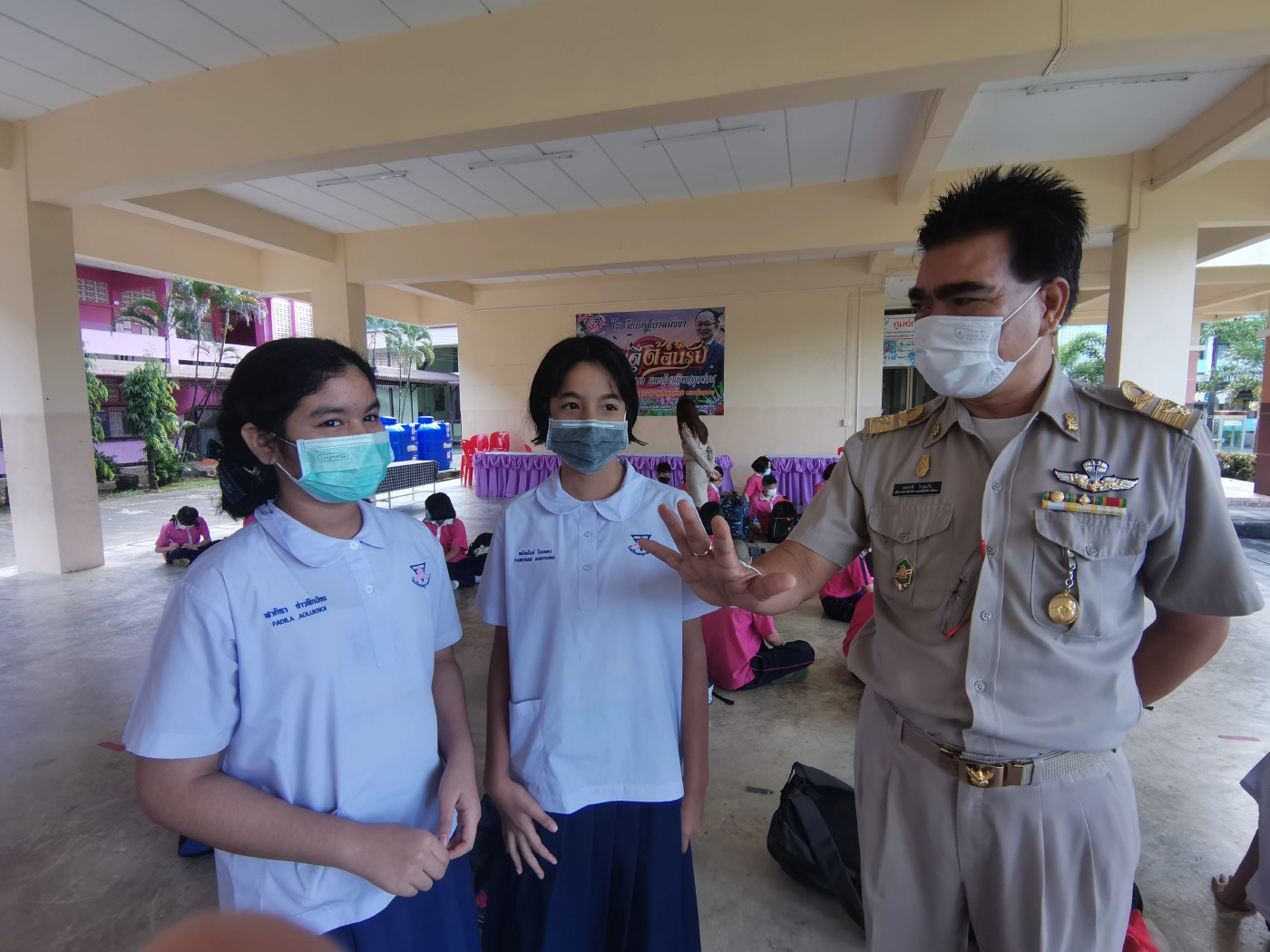 เด็กนักเรียนพังงาดีใจเปิดเทอมเจอเพื่อน