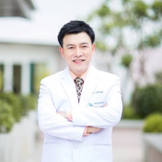  รศ.นพ.สมบัติ มุ่งทวีพงษา