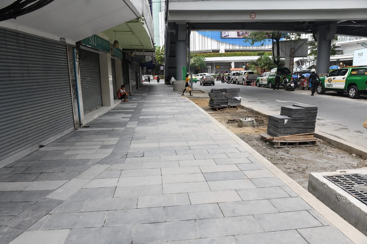 ปรับโฉมทางเท้า ย่านธุรกิจใจกลางเมือง