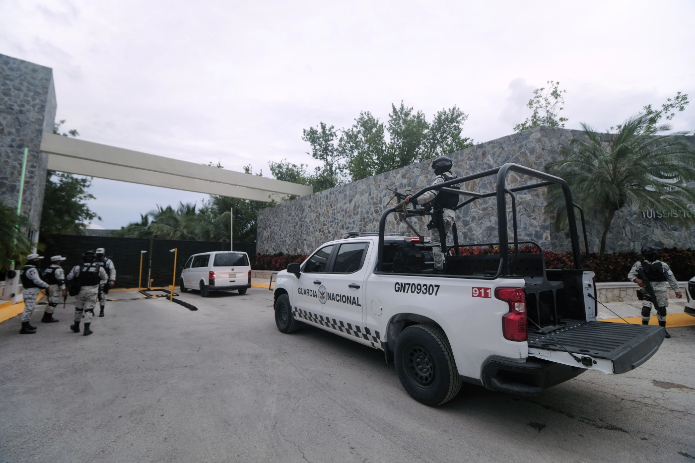 แก๊งค้ายาเม็กซิโกยิงกันที่ชายหาด นักท่องเที่ยวหลบหนีชุลมุน