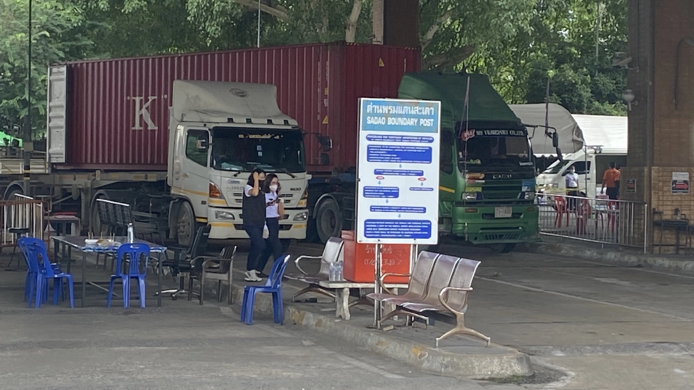 ตรวจเข้มรถบรรทุกไทย-มาเลย์ สกัดลักลอบนำเข้าน้ำมันดีเซล