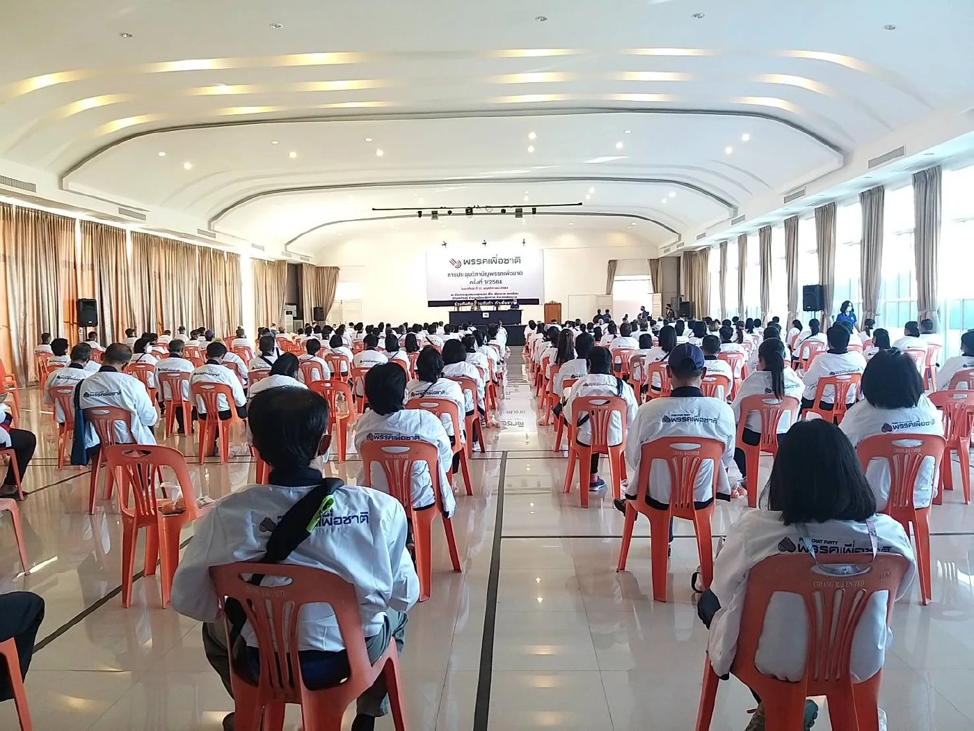 “ศรัณย์วุฒิ”นั่งเก้าอี้หน.พรรคเพื่อชาติ-ยันอยู่ข้างประชาธิปไตย