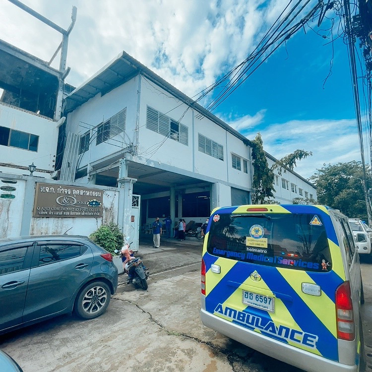 ด่วน !! ตึกถล่มย่านท่าข้าม เบื้องต้นเสียชีวิต 1 ราย