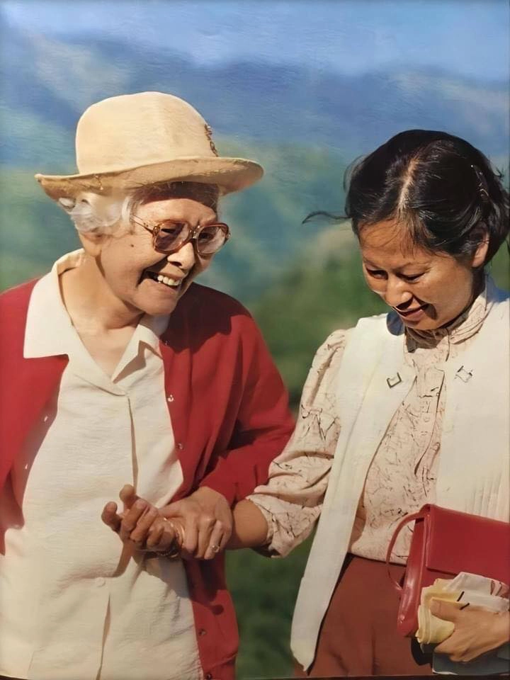 ๑๑ พฤศจิกายน ๒๕๖๔ เนื่องในวันคล้ายวันเกิดท่านผู้หญิงทัศนาวลัย ศรสงคราม