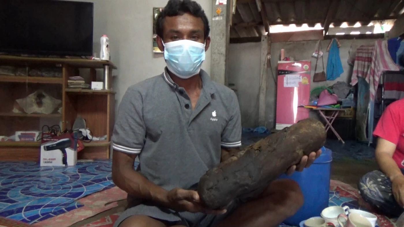 เปิดขุมทรัพย์ใต้เตียง  อำพันทะเลกว่า 20 ก้อน