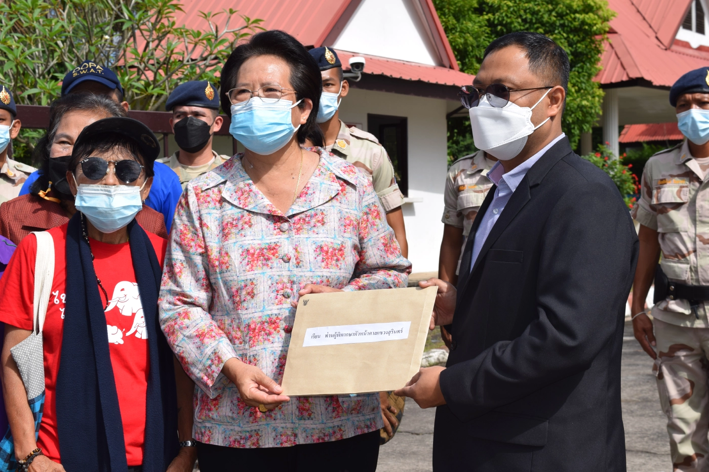 ชาวบ้านค้านสร้างบ้านพักผู้พิพากษากลางเมืองสุรินทร์