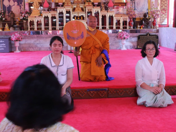 แฟนคลับแห่ส่ง "ครูปรีชา" บวชเป็นพระ 9 วัน 