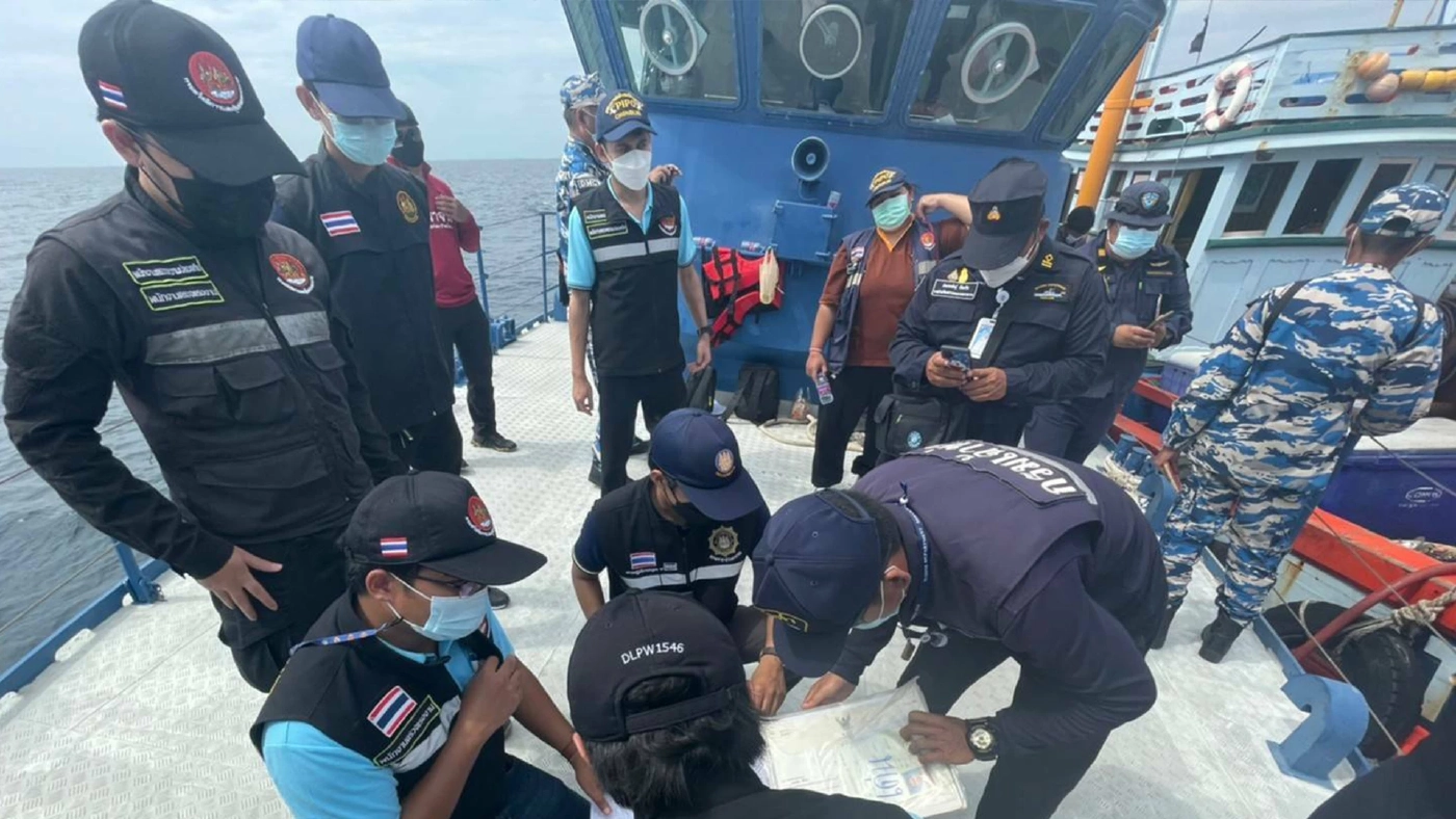 ลุยตรวจเรือประมงกลางทะเล ยกระดับสถานการณ์การค้ามนุษย์ในไทย
