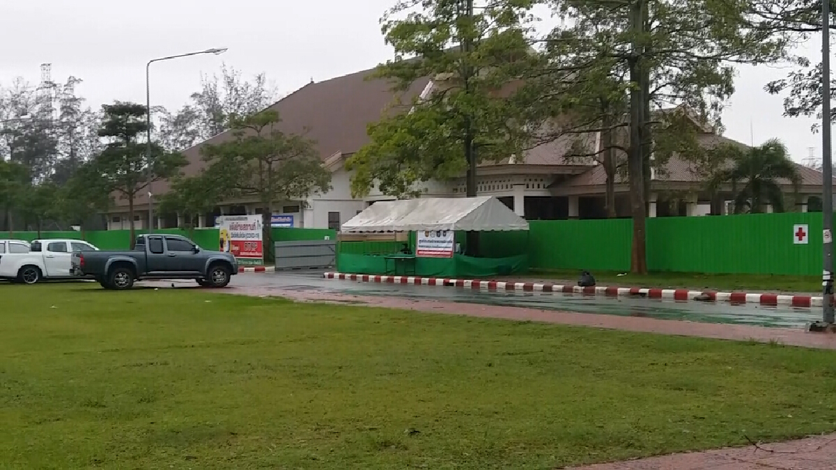 เตรียมพร้อมอพยพ รพ.สนามเมืองคอนเสี่ยงอุทกภัย