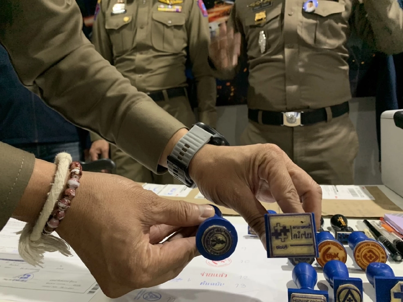 ตำรวจ 191 จับหนุ่มเปิดเพจ-ไลน์ รับทำใบรับรองแพทย์ปลอม